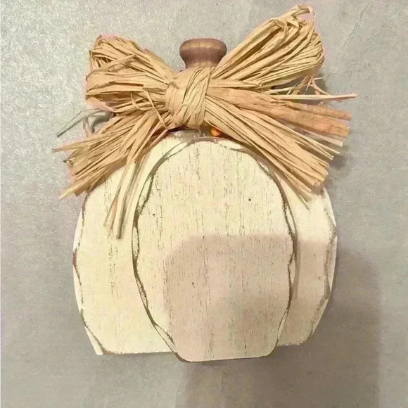 Pair Of Wood Pumpkin Fall Decor - Picture 3 of 3